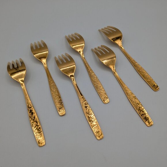 Americana Golden Heritage Flatware Golden Scroll 6 Salad/Dessert Forks - 6" - Picture 4 of 10